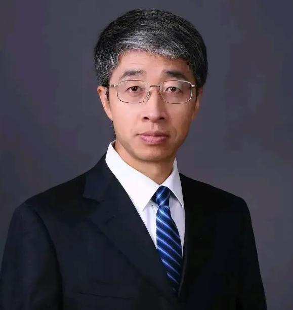 没想到一夜之间火了！2024年，北师大副教授陈志新，因为自己的课没有被教务处排上