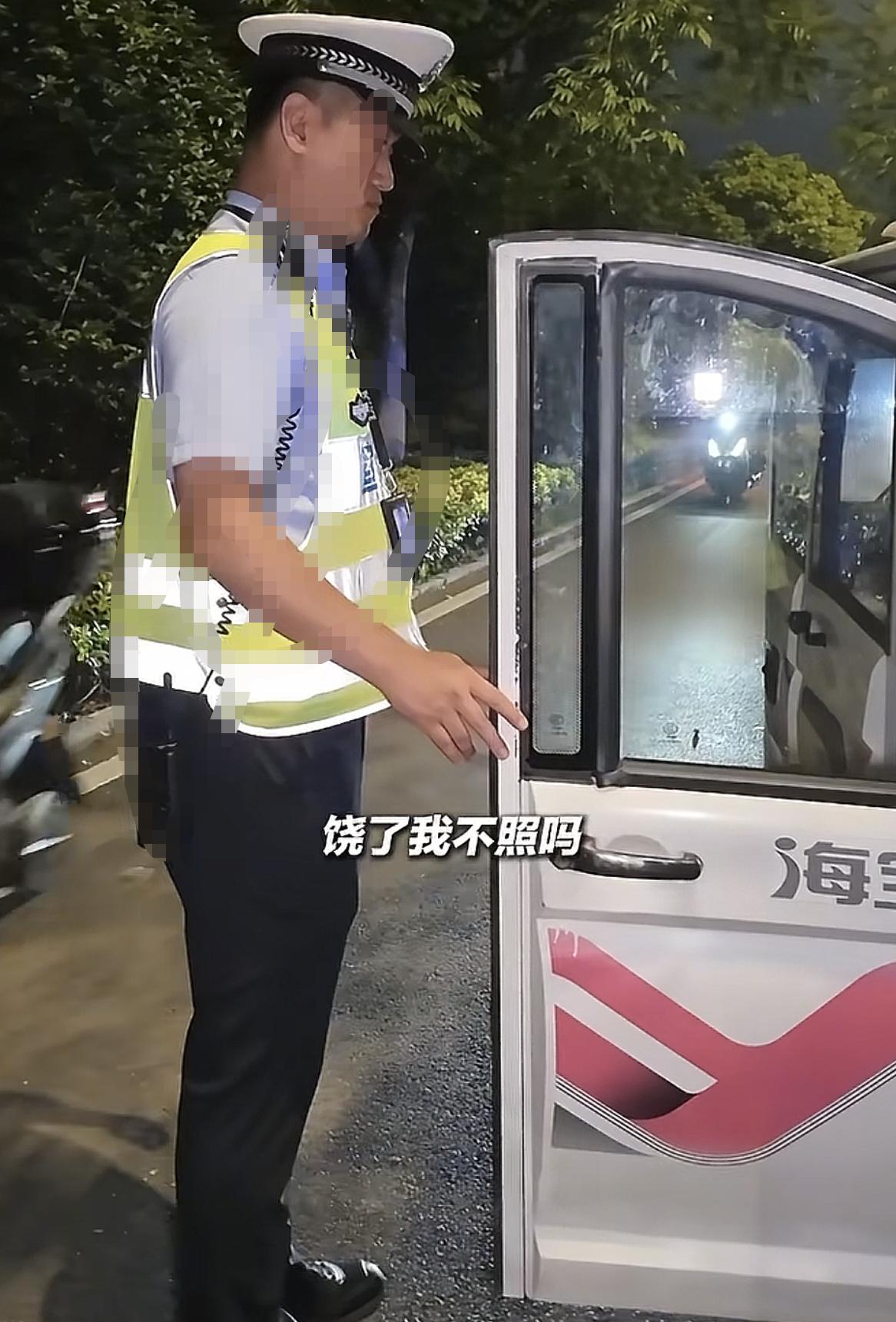 淮南大妈凭着一辆三轮车一路骑上了“人民日报”，还把本地方言“我滴脑子不照了”成功