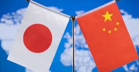 日本已经陷入了慌乱之中，让日本担心的恐怕不是经济被“制裁”，也不是军事上的对抗，
