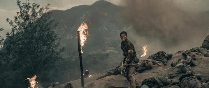 1952年，志愿军一哨兵站岗时偷偷溜走，全团急得找了一夜，次日他却抱着一堆罐头回