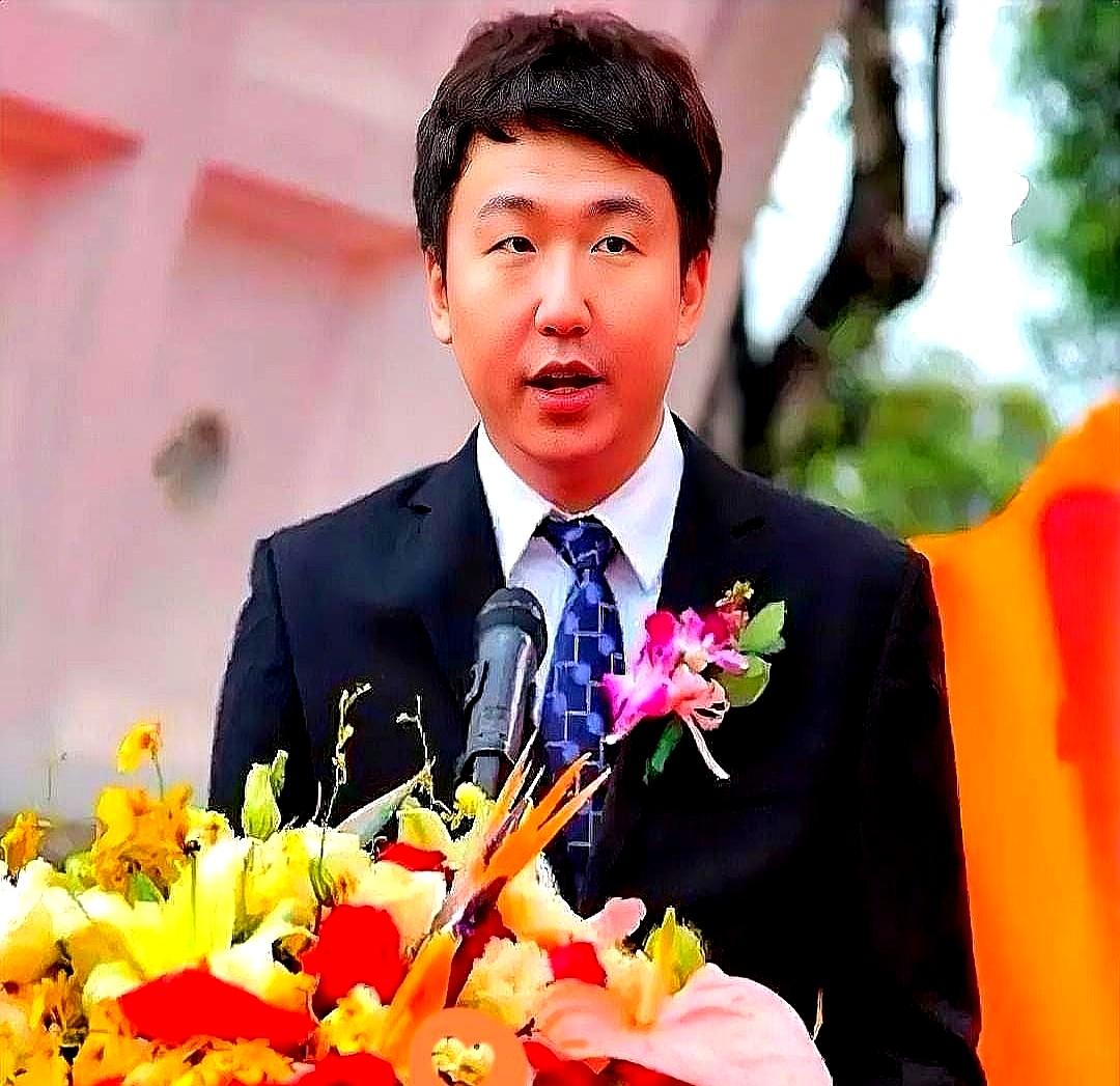 你敢信吗？
一场决定几亿大项目的公司高管会，什么时候散会，居然全凭秘书兜里揣了几