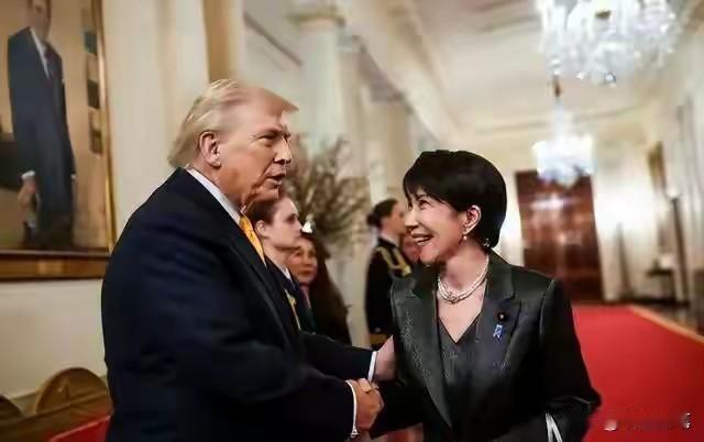 四万亿债务美国快挺不住了，特朗普发出嗜血信号！

特朗普最后的打算就是军事介入。