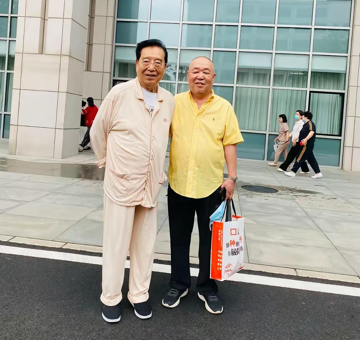 李双江疗养期间，享受正军级待遇，还享有中将级生活待遇，他到底是什么人物？