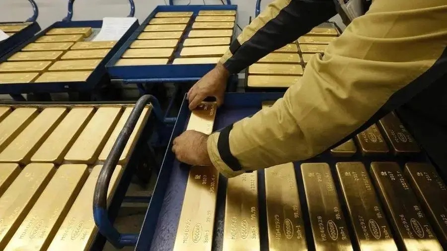 黄金跌到不敢买了我等着750实在不行780也可以，就可以入手大金镯子啦 