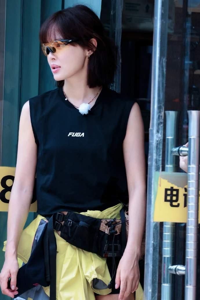 辛芷蕾梁婷和解再登热搜：18年恩怨一句"月缺终须有弥缝"，娱乐圈罕见真情
近日，