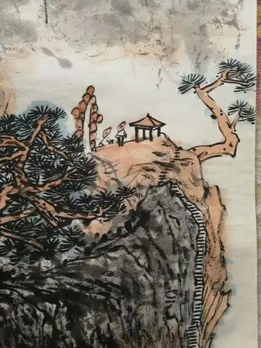 上联：为赏幽岭攀天路
下联：[比心]

网络图片/诚谢侵删