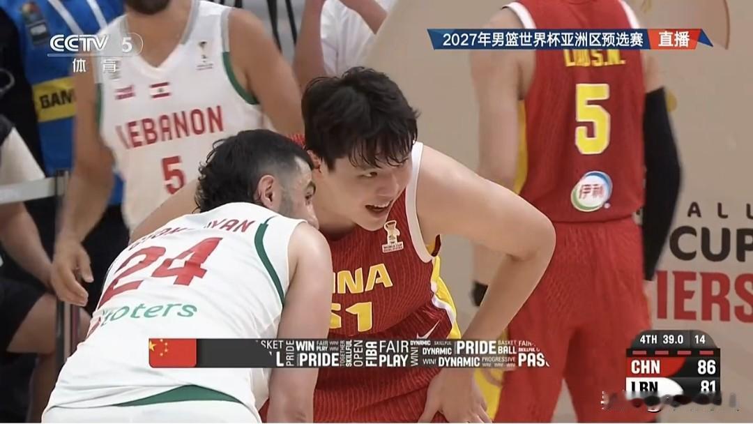 中国男篮险胜黎巴嫩
    中国男篮主场险胜黎巴嫩，最大的功臣就是杨翰森了。从替