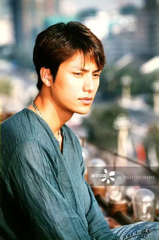 2001年的陈坤写真，没有滤镜也还没有红