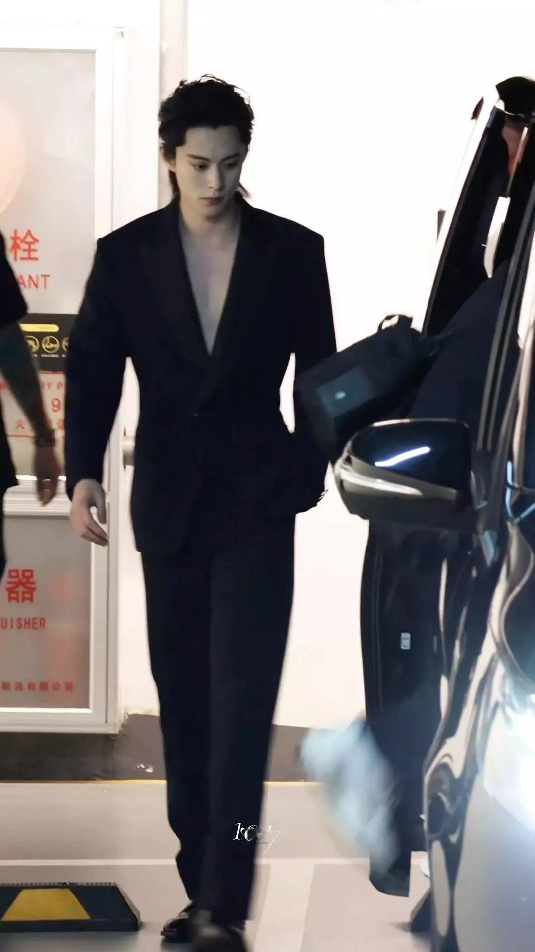 王鹤棣的脸也太建模了 ​​​
