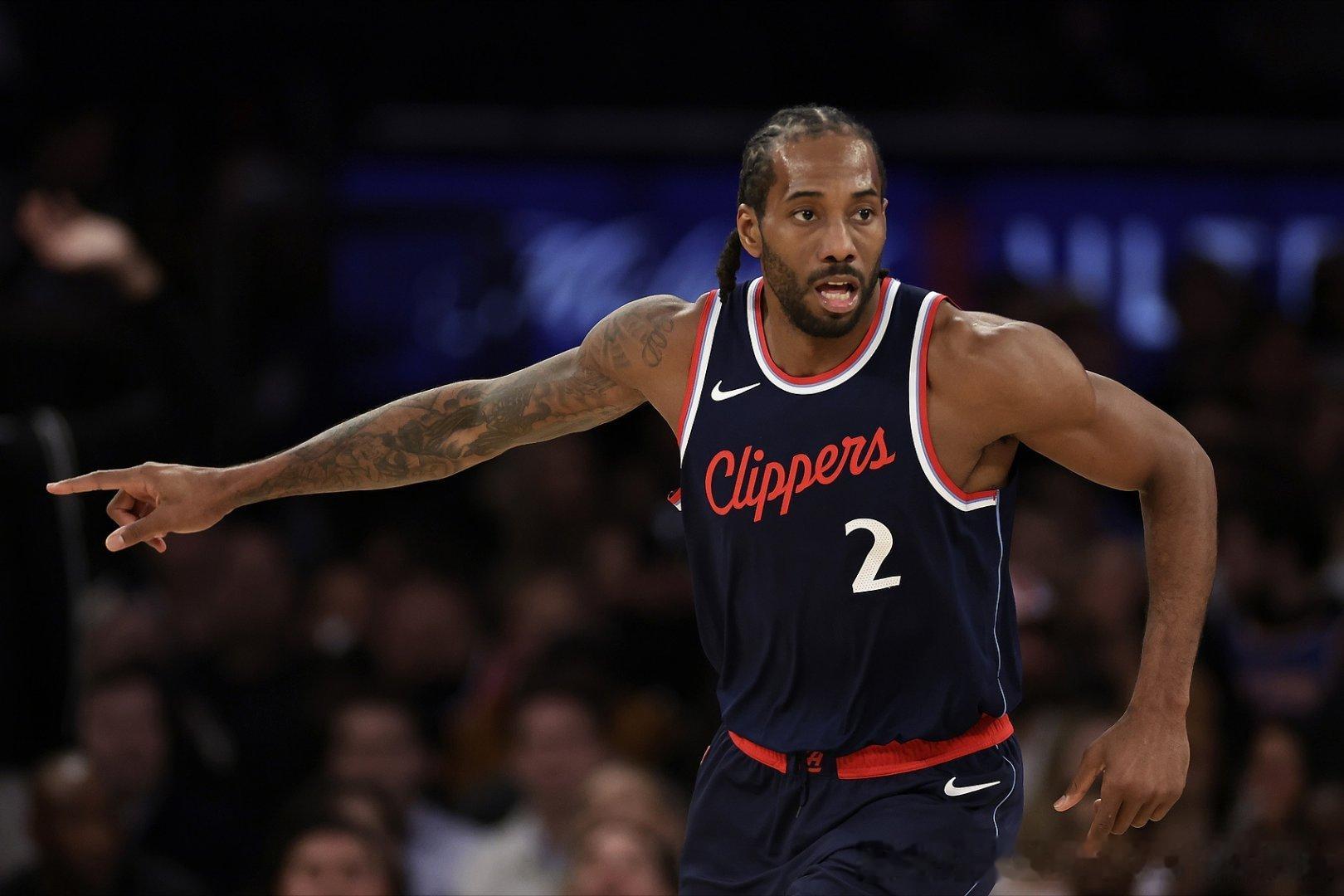 快船队真的不受重视，圣诞大战西部有点名气的球星基本都安排，詹杜库，约基奇，亚力山