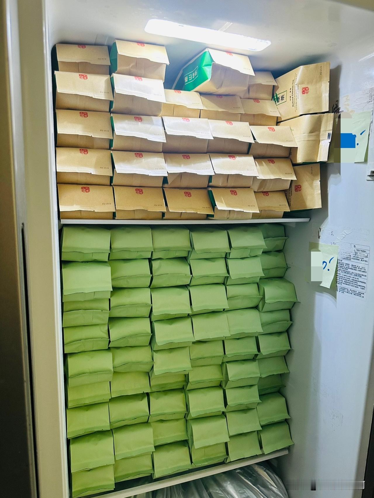 崂山因为特殊的气候和水质培育出来的茶叶特别好喝。
来青岛旅游过的朋友应该尝到过崂