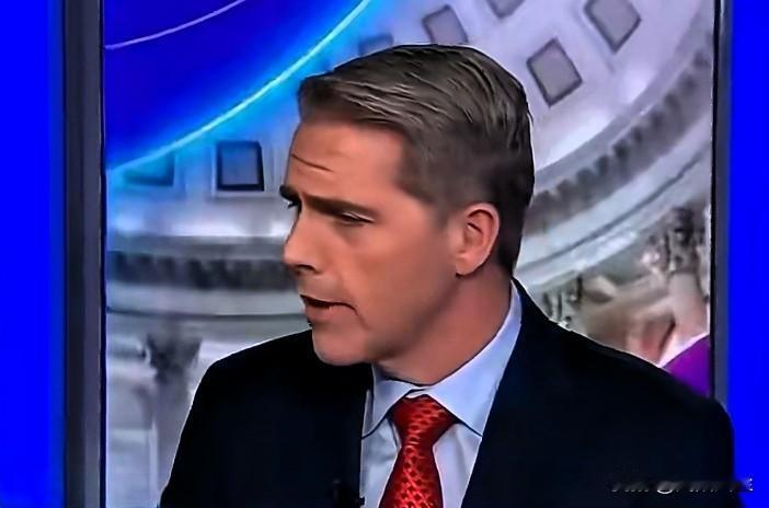 保守派评论员斯科特·詹宁斯讽刺佩洛西 ：“该请她帮老百姓炒股，她家投资赚得比大盘