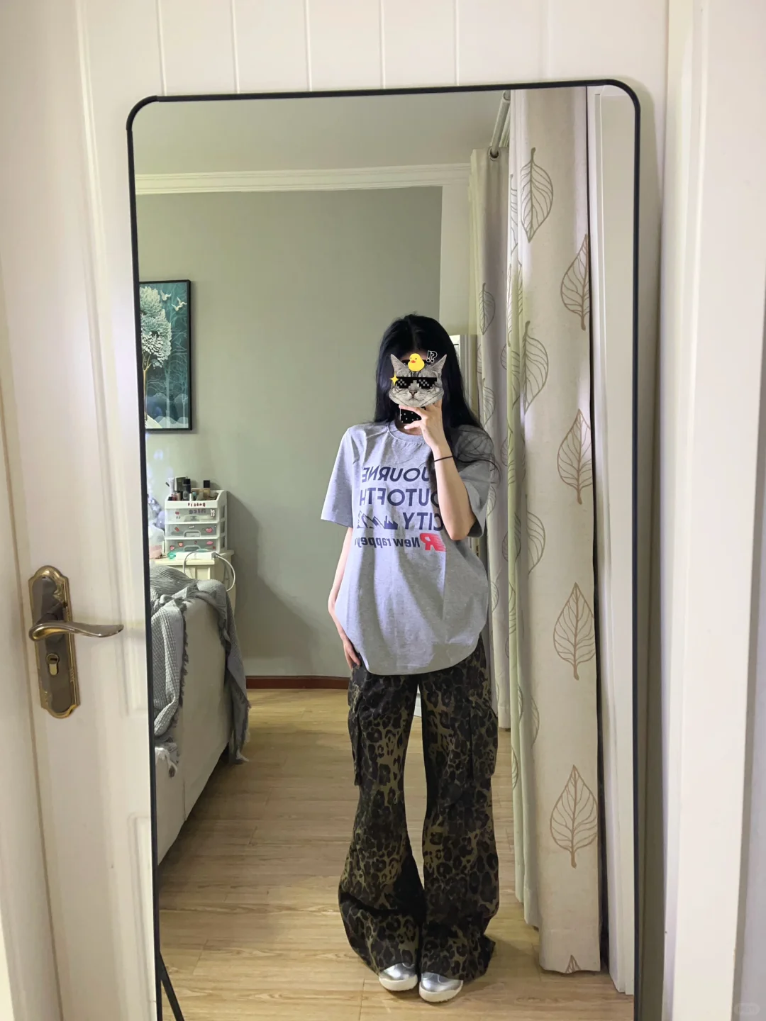 灰色短袖➕豹纹裤真的好酷好好看！