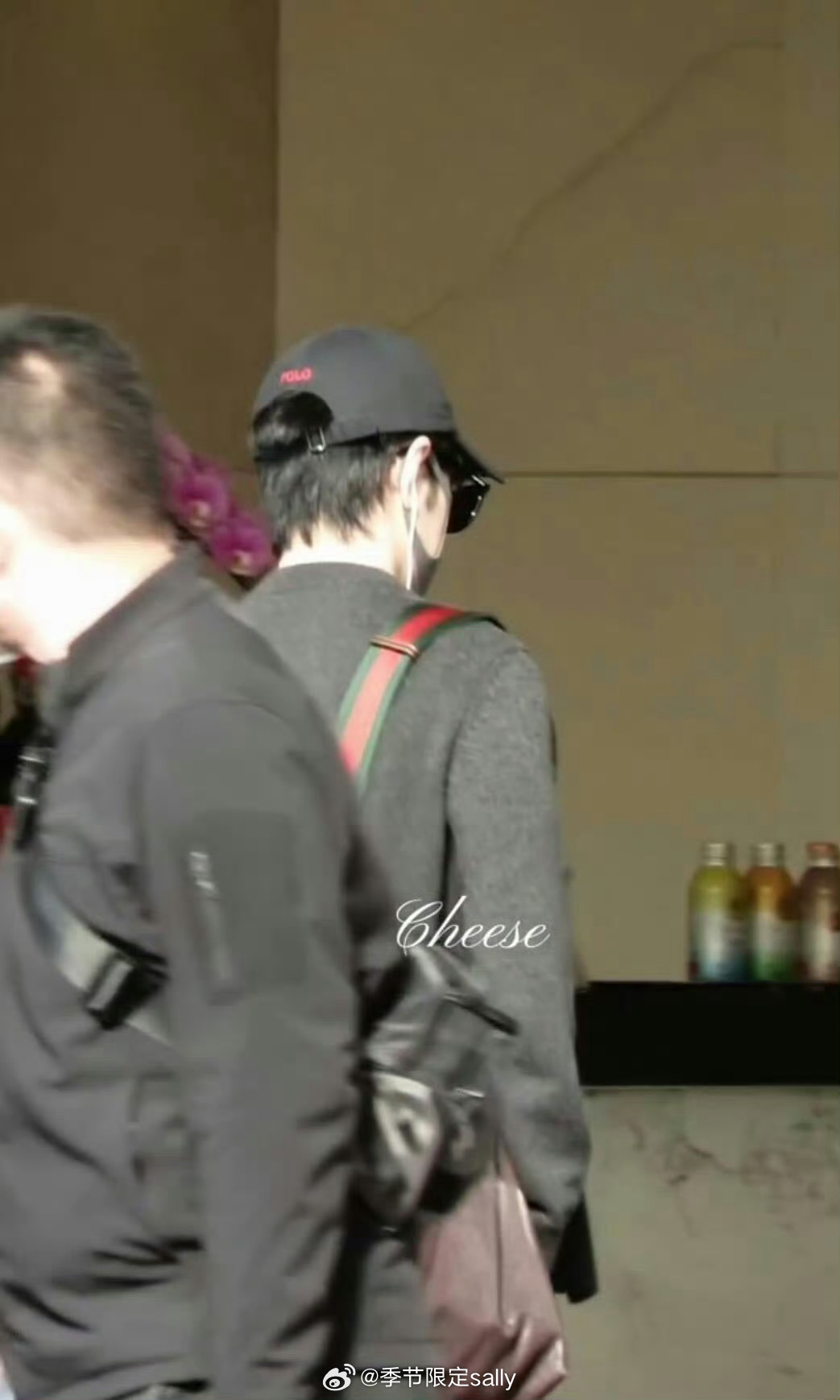 肖战出发青岛，准备拍摄《十日终焉》，齐夏来咯肖战出发青岛