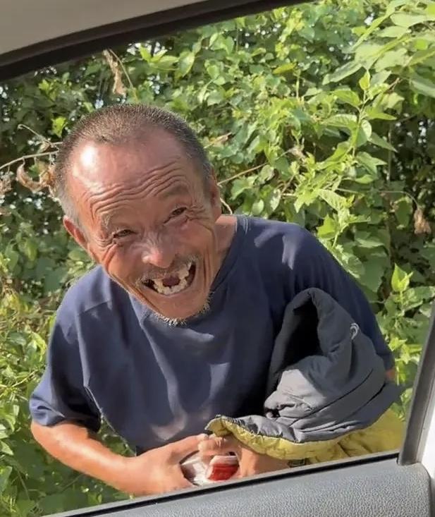 “太让人悲痛了！”
网红罗几不会上网，也没有社交媒体账号，更不会直播带货，却因车