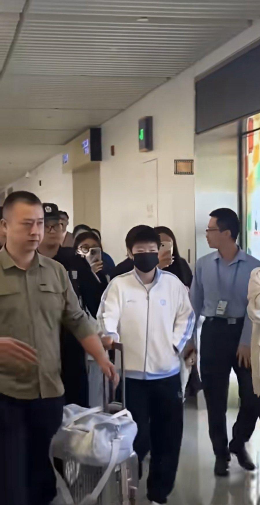 莎莎回家过年去了孙颖莎亚洲杯夺冠后发文