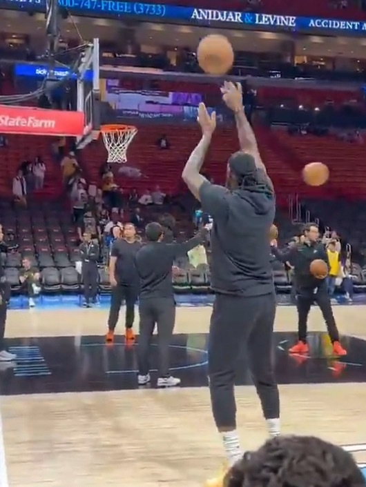 来到这个熟悉的场地，一年一次，最后一次？