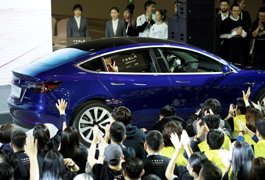 加拿大对中国电车开绿灯，谁是受益者
上周五加拿大和中国达成最新协议，不再向中国汽