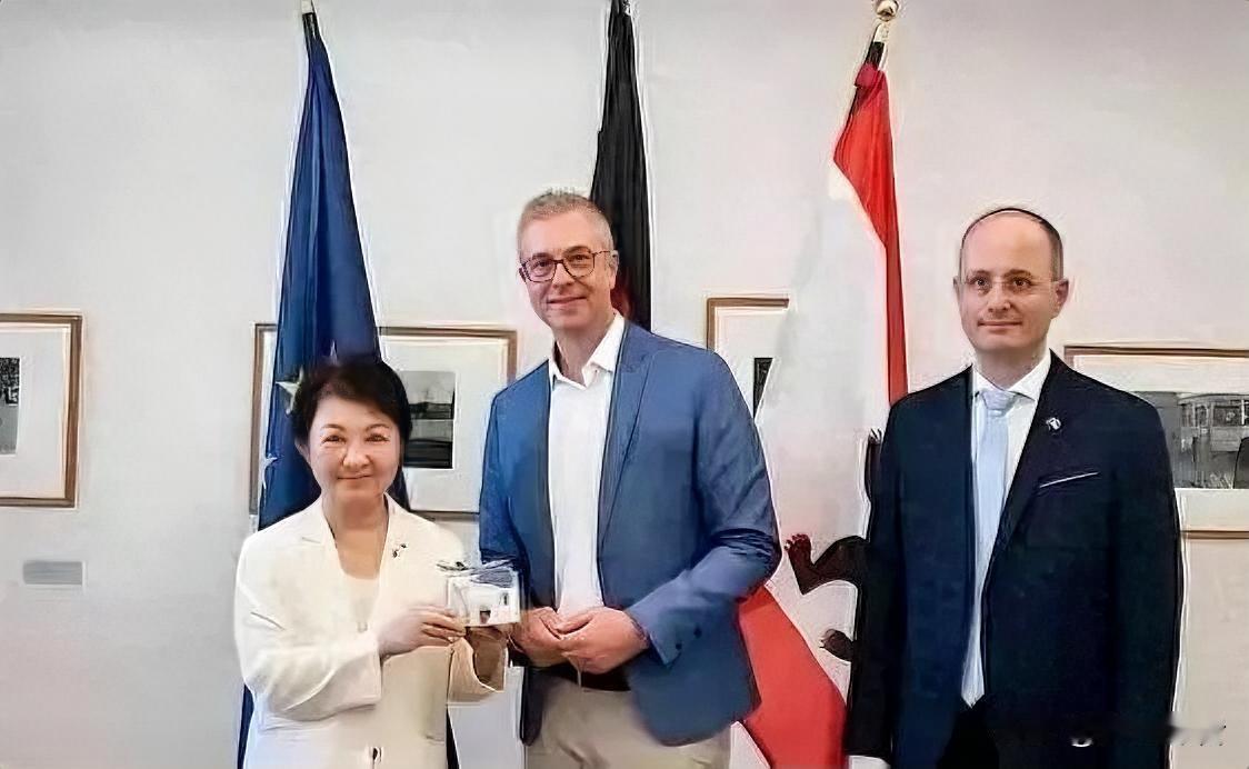 🚨🔍⚠️深度拆解！蓝皮绿骨卢秀燕，2028大选之路早已布满死局

别再被亲民