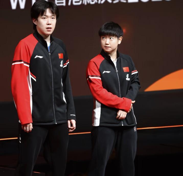 不得不说一句

王楚钦从小眼光就好

记得有一次记者问他，双打最想和谁搭档，王楚