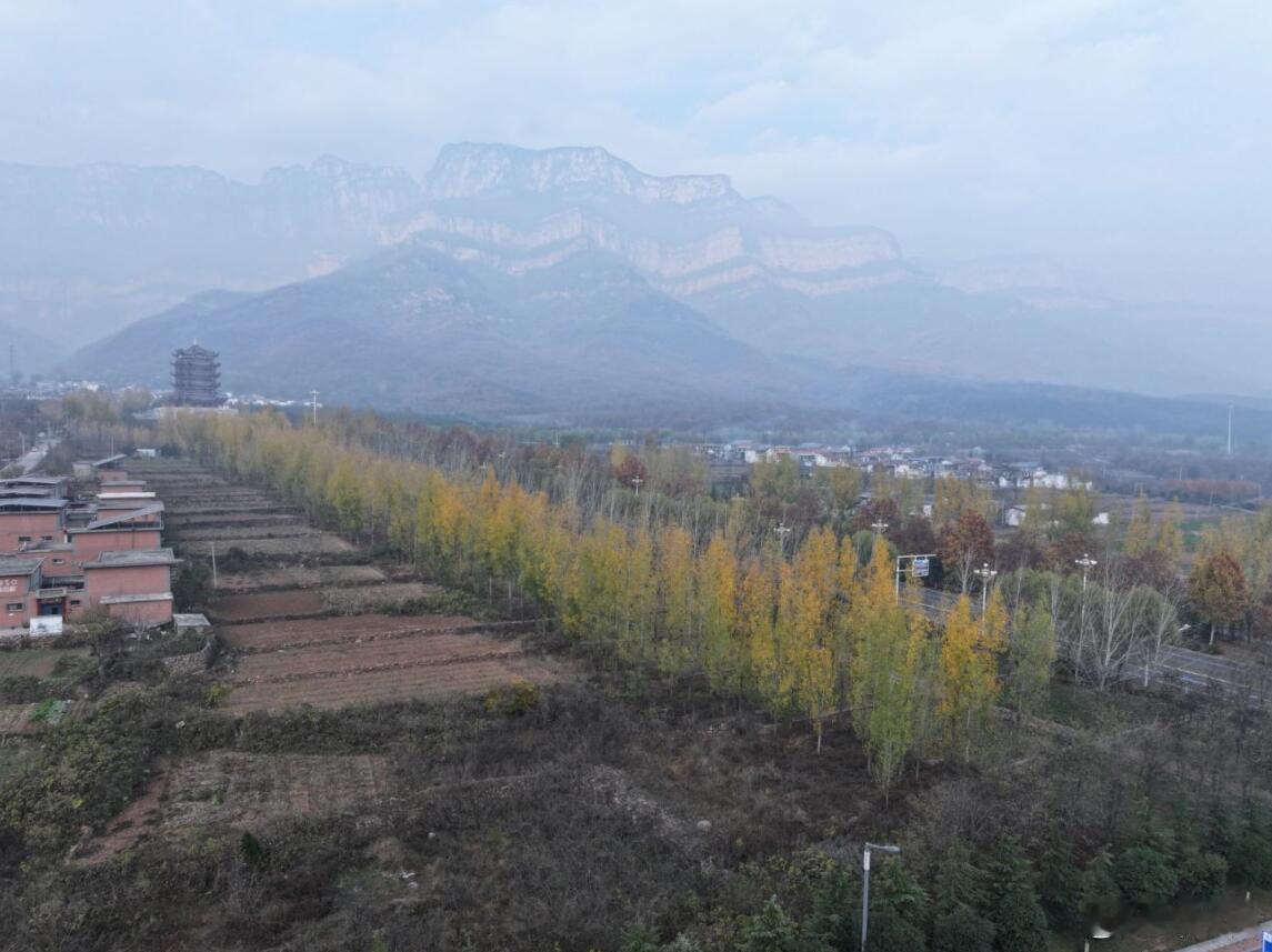 城是林州城，山是太行山，阁是太行阁，你们听过这句话吧！它是林州地标性建筑之—,矗