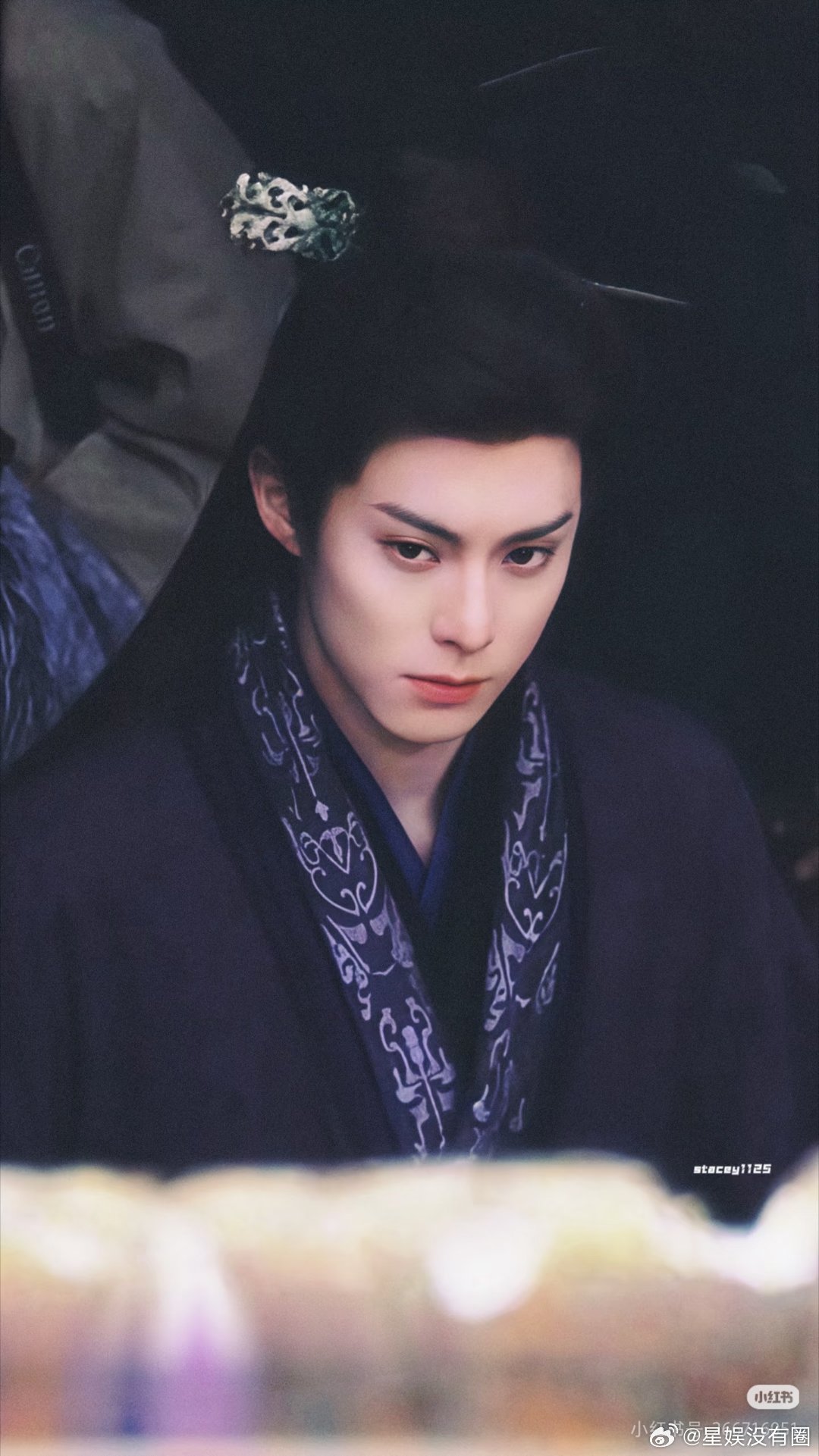 《何不同舟渡》谢却山紫衣路透都是紫衣檀健次和王鹤棣这么一看。。。网友说，某人直接