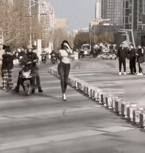 不懂就问，
有的人一看就知道气质很好。