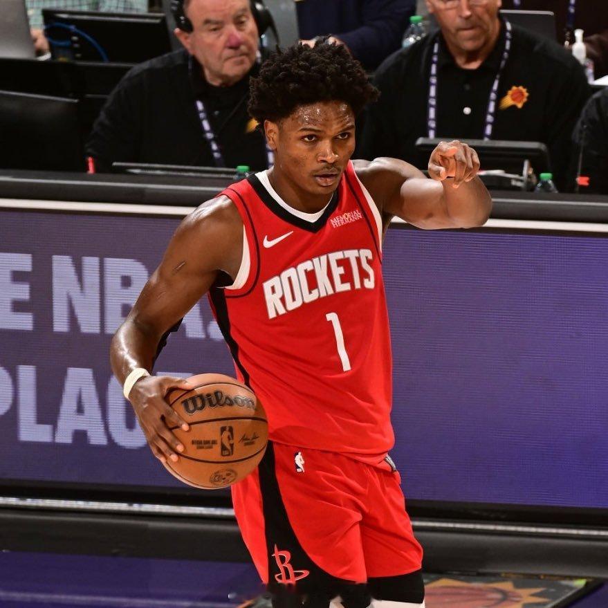 阿门：“我们加快了比赛节奏，快速传球。杜兰特不在场上，所以我们必须打得更加注重团