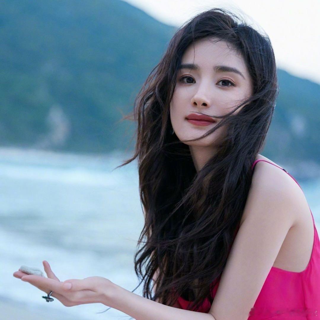 #杨幂[超话]#“热爱野蛮生长，爱意永不退散” "𝓛𝓸𝓿𝓮 𝓼𝓪𝓿