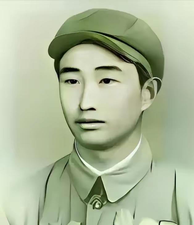 1943年，日军空袭时，18岁战士宋岭春仰面躲在草丛里，看飞行员探头出来，当敌机