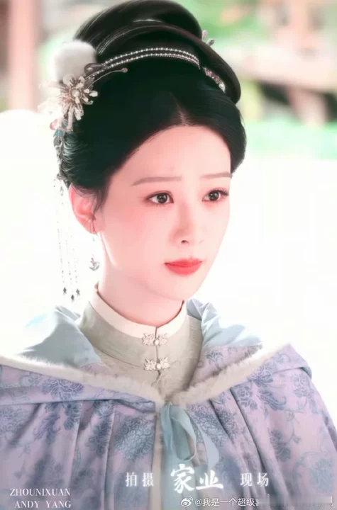 杨紫连续550天在组杨紫连续在组550天了！杨紫连续进组550天了拍摄三部大戏家