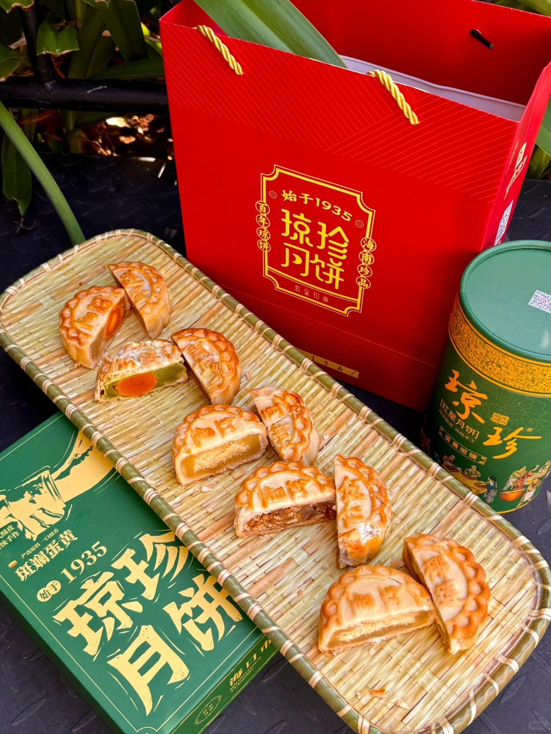 老板让我去买的酥皮月饼香晕了整个办公室！！