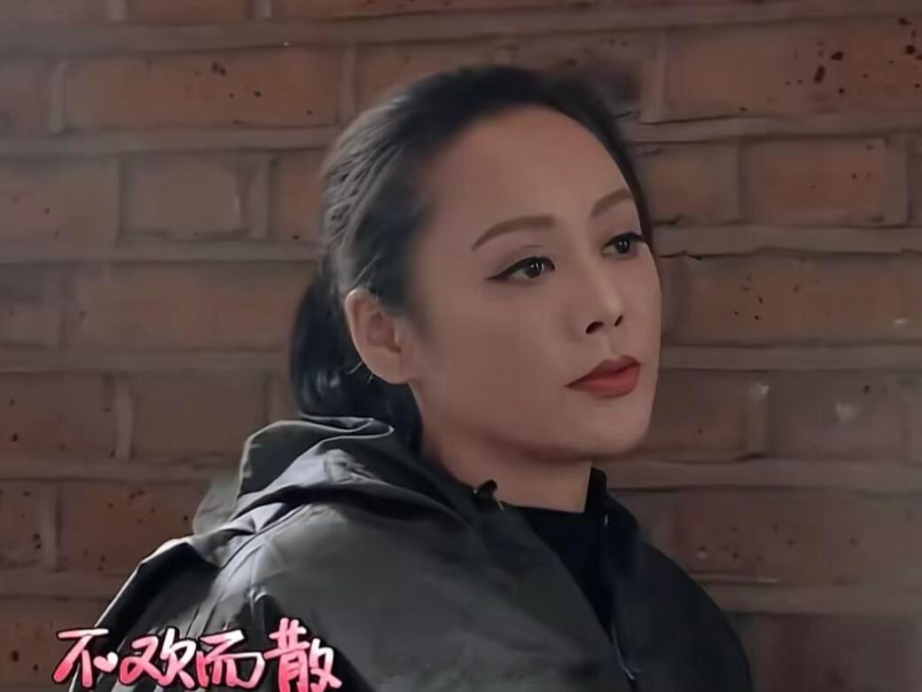 花少2观众只看到了二十分之一宁静染发直播聊花少2玩笑提醒看好档案室，还说要百年之