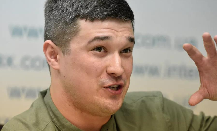 西方媒体披露，被解职的乌克兰国防部长费多罗夫因乌克兰政治利益争斗而成为“牺牲品”