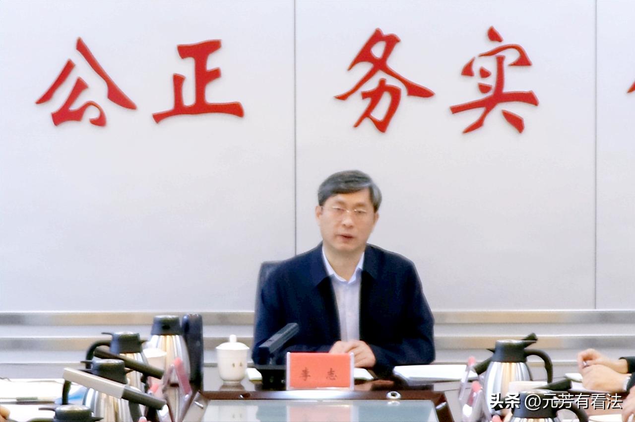多年的老猎手，居然也栽倒在自己最熟悉的枪口之下。

不管是从专业出身，还是参加工