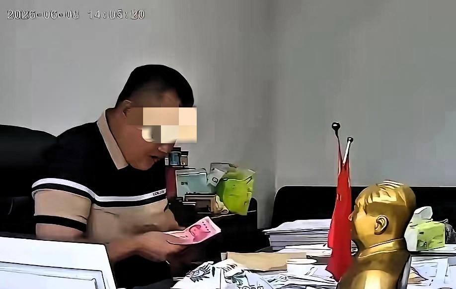 湖南一位国企董事长，

干了一件让人哭笑不得的事。

他怕办公室财物被盗，自己装