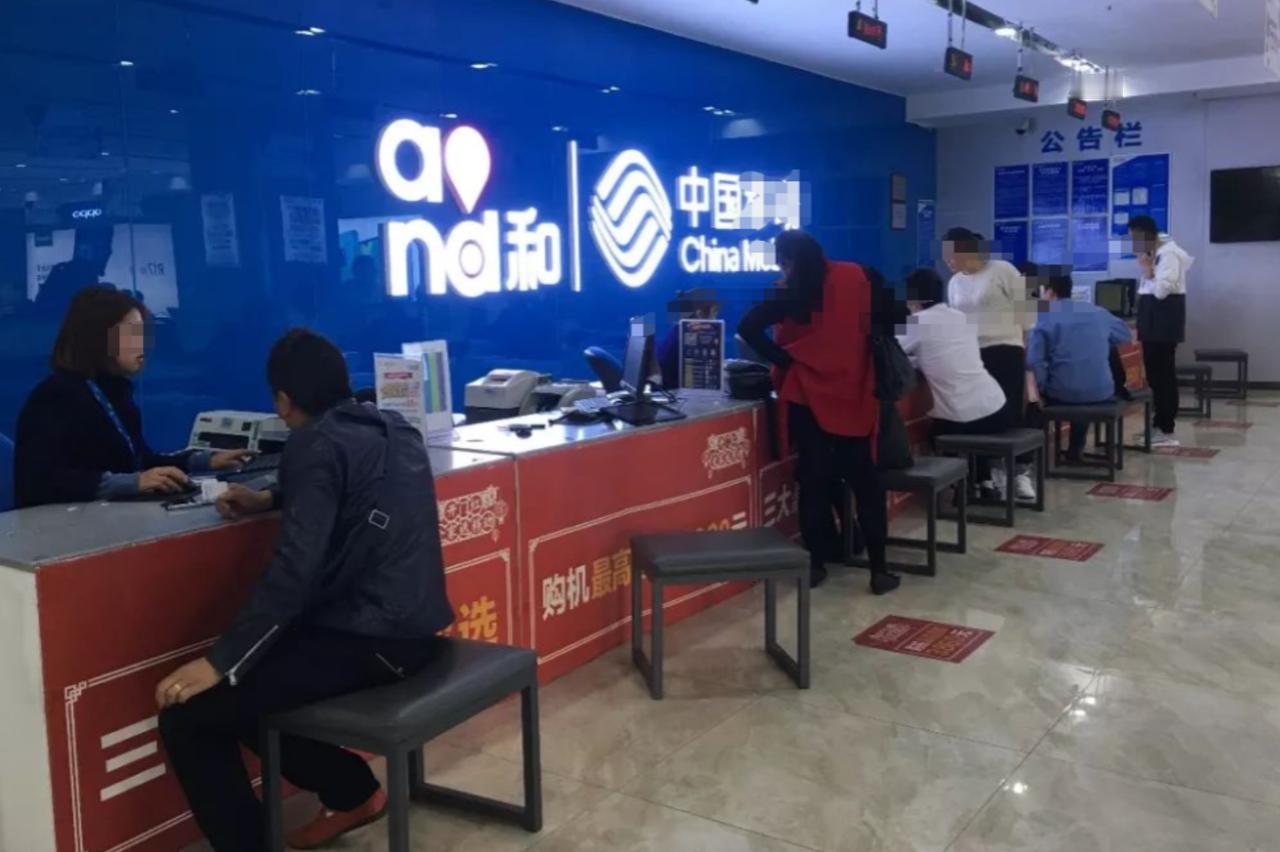 浙江湖州，六旬大爷因手机信号差去营业厅换SIM卡，营业员只说“是卡坏了，换新就好