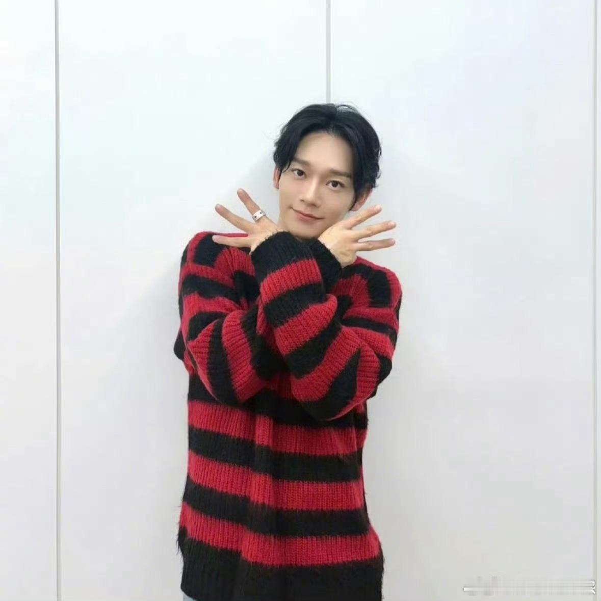 金钟大老婆将原来ins的私密账号转为公开账号，里面有孕期照片还有孩子照片，还称呼