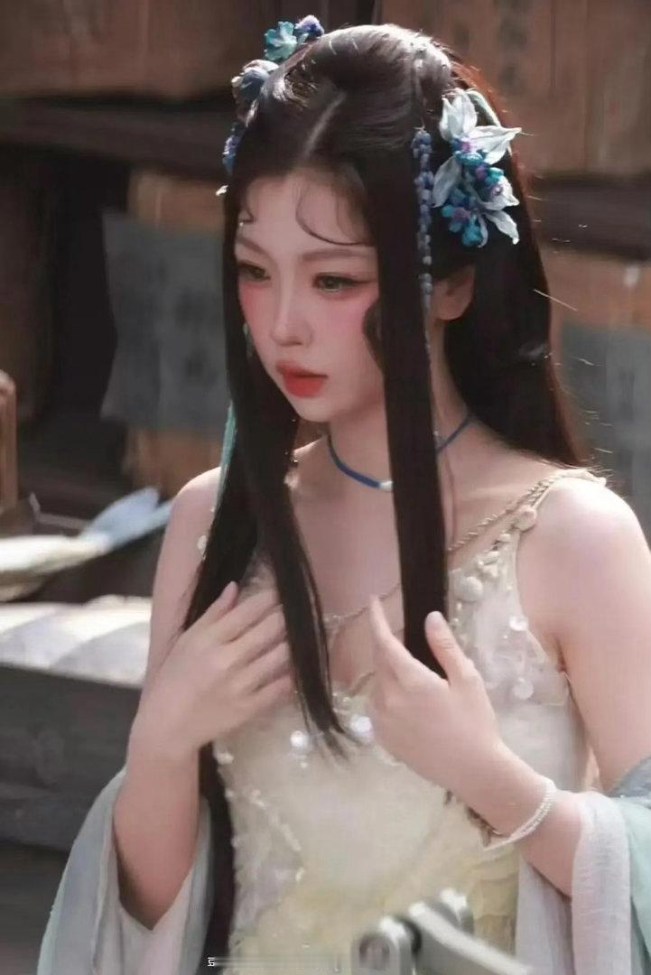 虞书欣苏晓彤谁更像女主？ 
