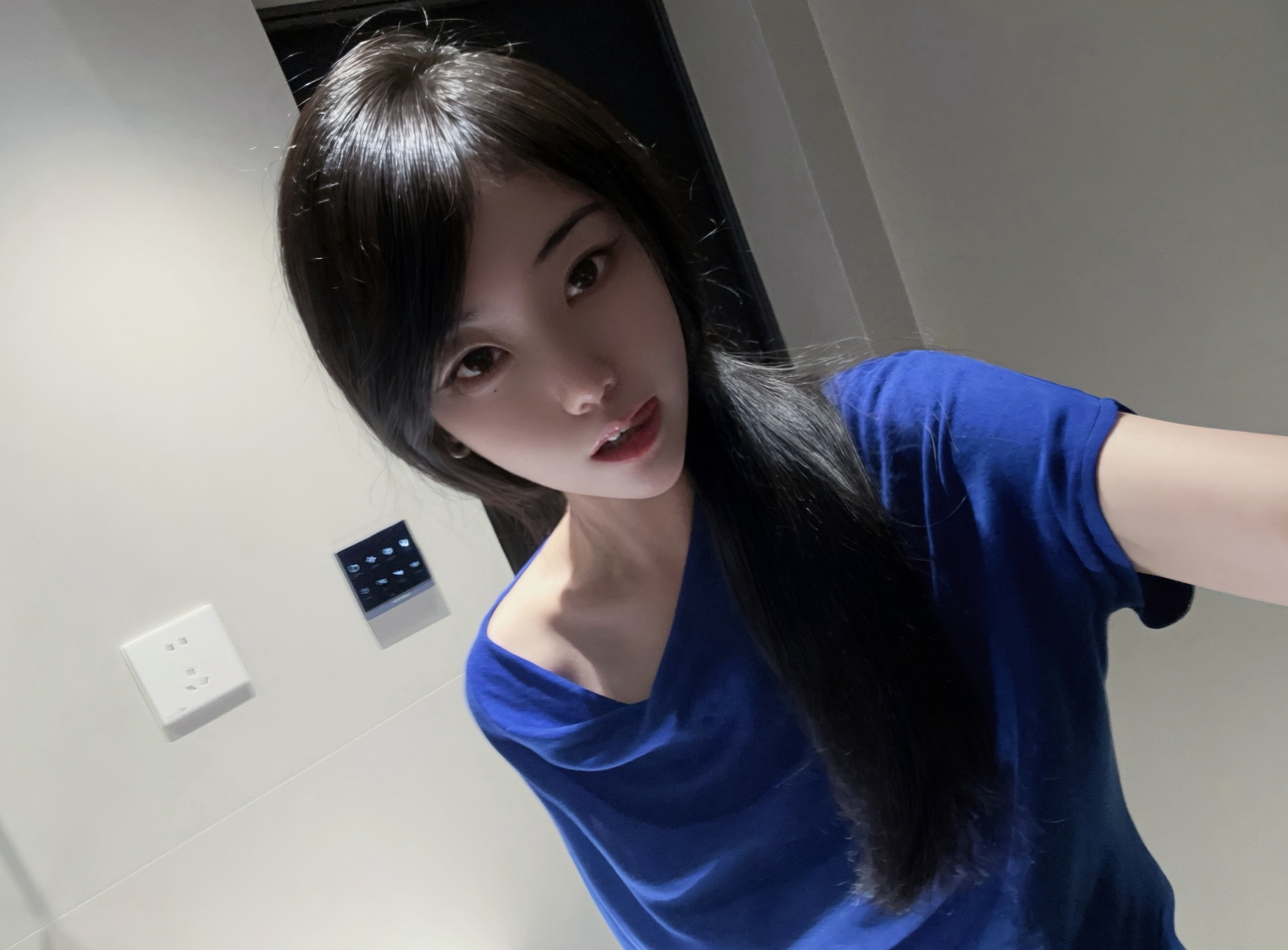 依旧女鬼配色 
