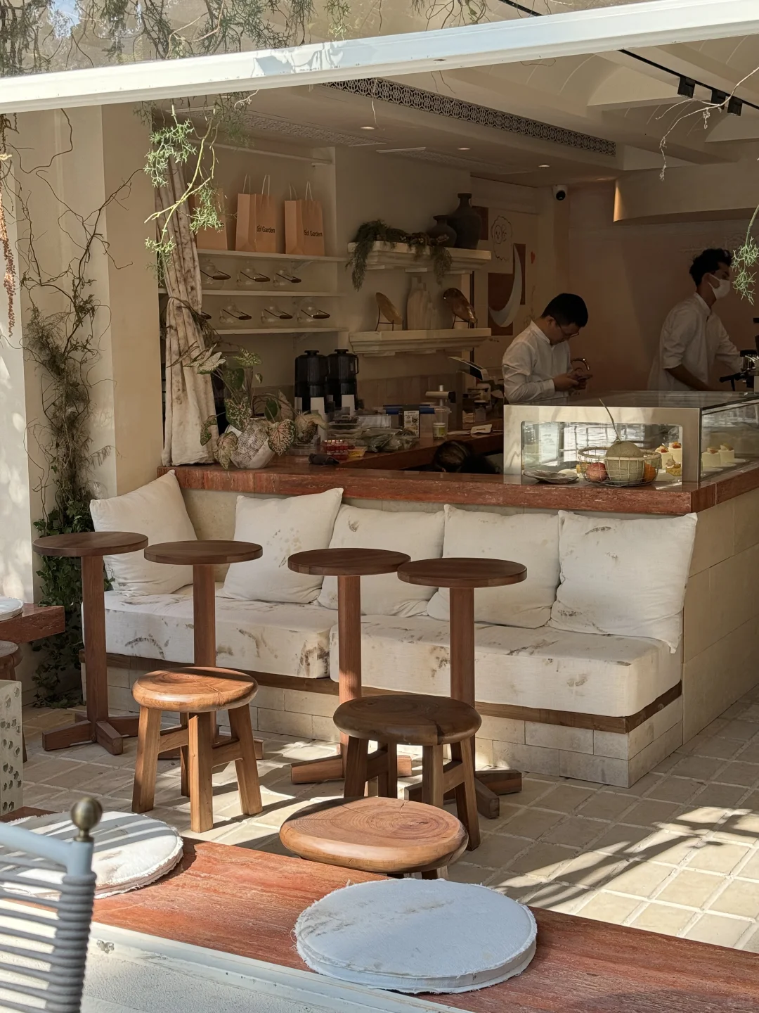 真的没去圣托里尼！上海新店！