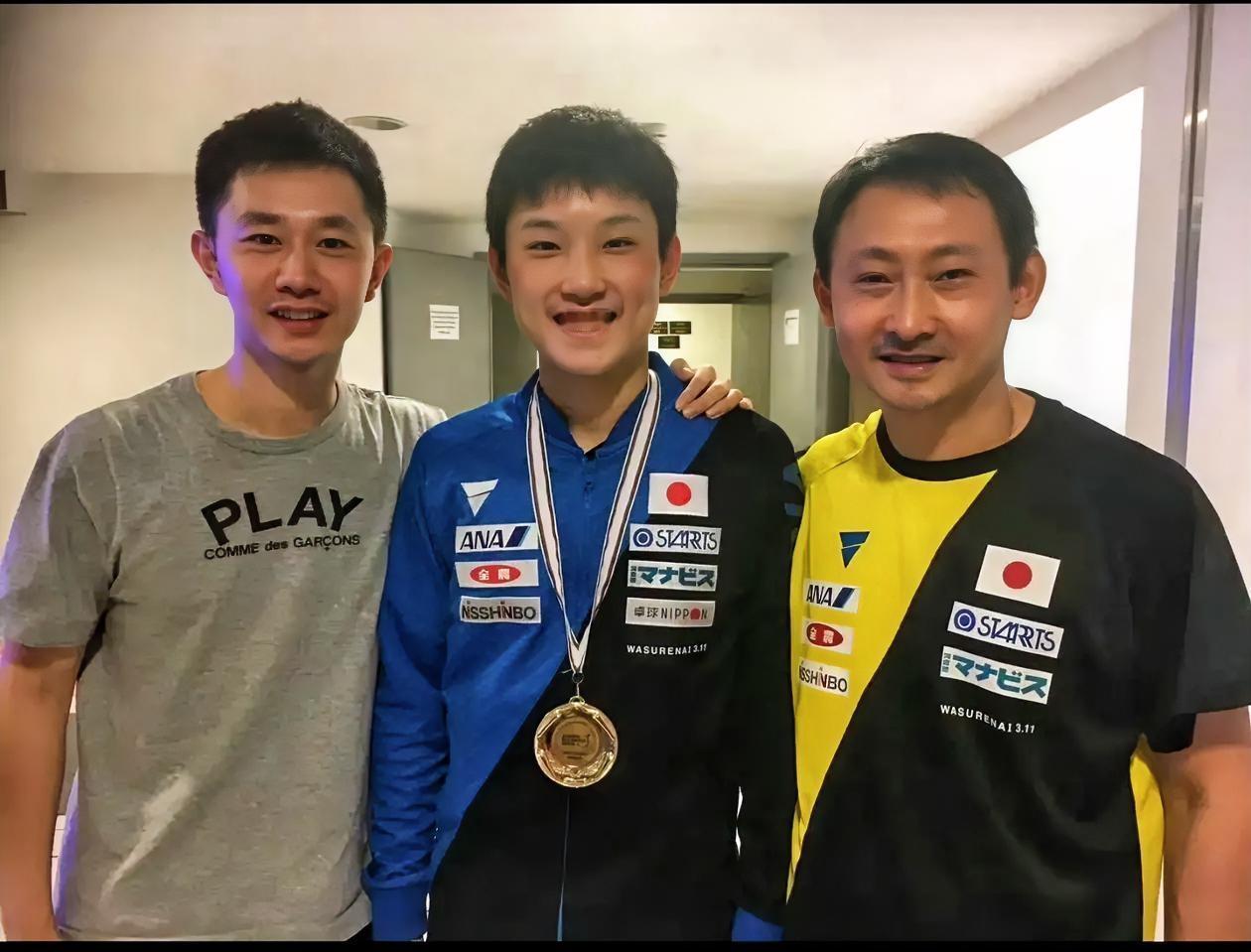 张本智和这回算是彻底“放飞自我”了，总决赛那个关键档口，居然公开引用高市早苗的话