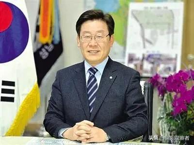 李在明在韩国政治中地位如何我个人认为韩国总统李在明在政治地位中，是最精明的一个总