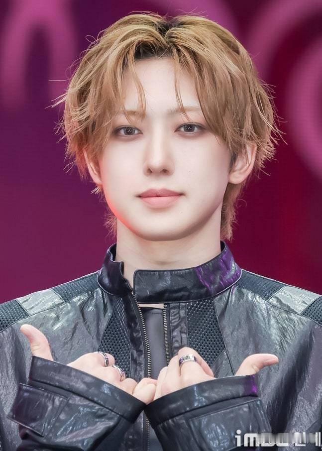 &TEAM回归！今日出席新专showcase，新鲜的九小狼全员亮相，状态拉满，期