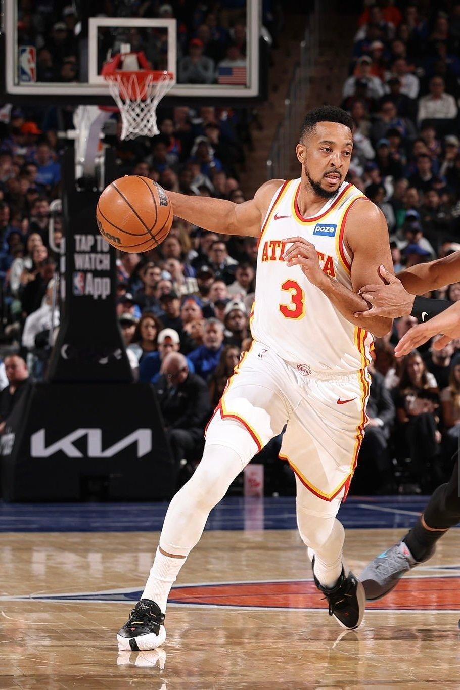 CJ麦科勒姆上脚李宁CJ4"Suit&Tie"PE，灵感来自于CJ作为联盟中最多