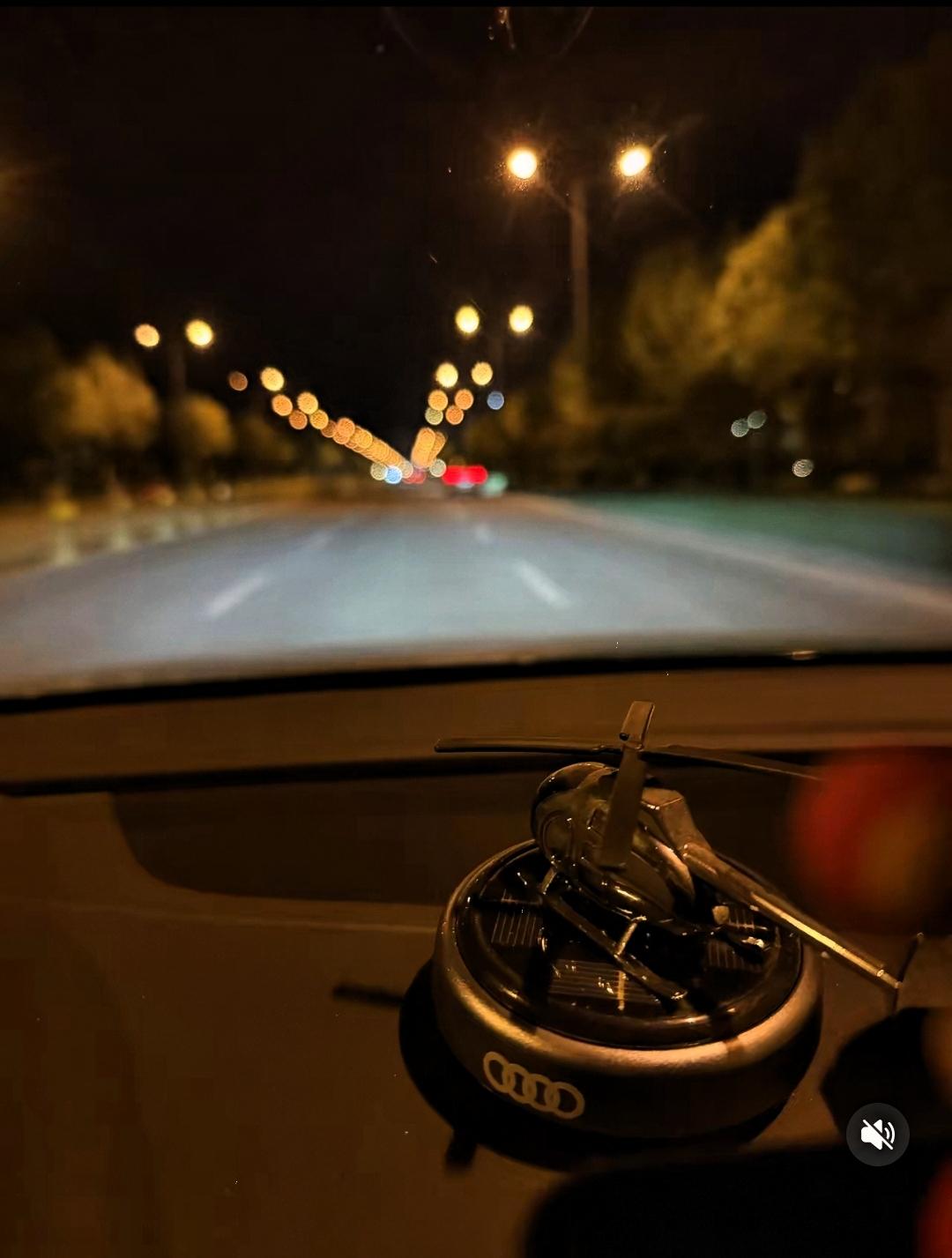 我小区有个38岁单亲妈妈从33楼跳下去了，孩子6岁，男人出轨离异后，这个妈妈也当