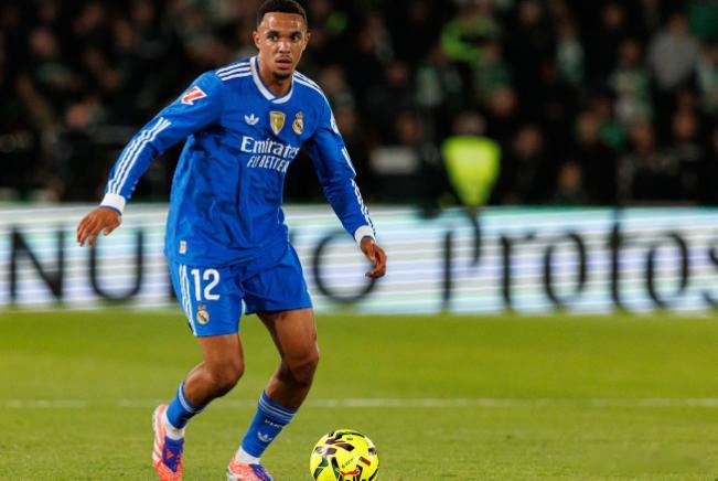 2月5日讯 据记者Álvaro Esteban报道，门迪和阿诺德有望出战瓦伦西亚