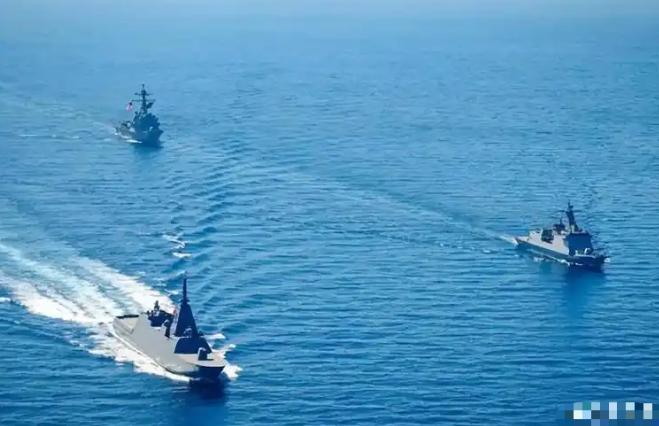 别把中国的“按兵不动”看作软弱！华盛顿和东京正在疯狂下注，赌中国不敢开枪。可他们