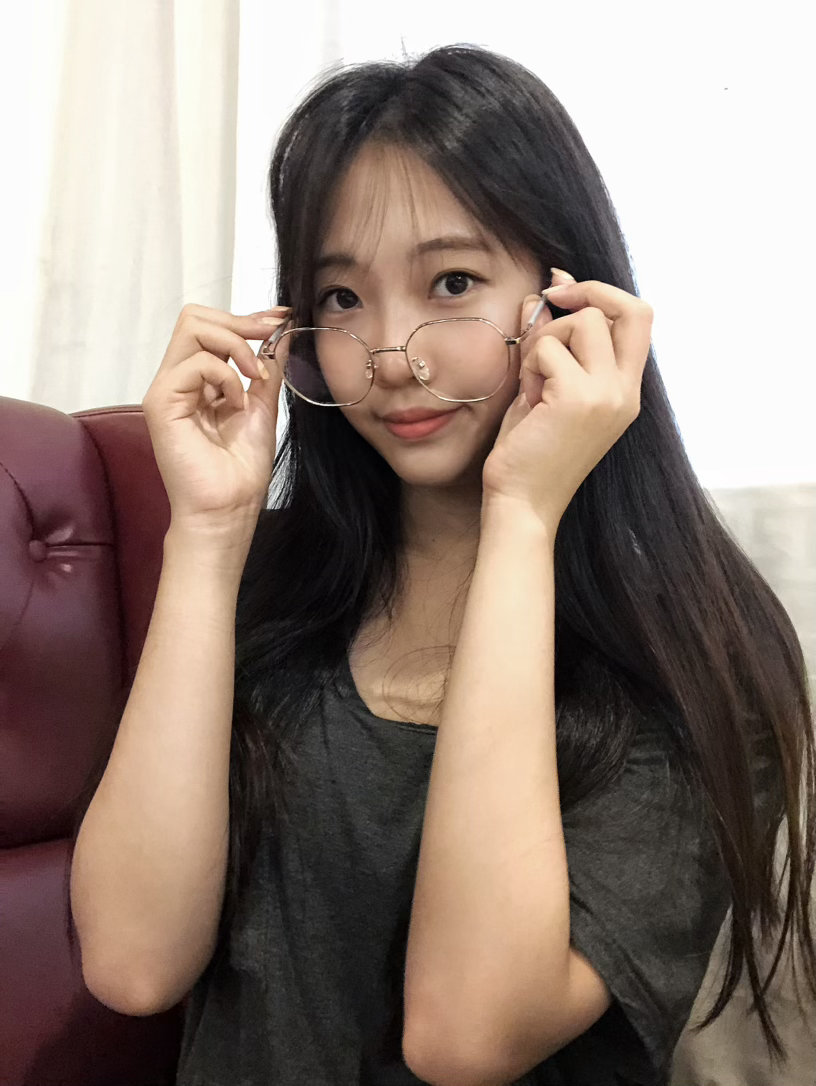 (●--●) 