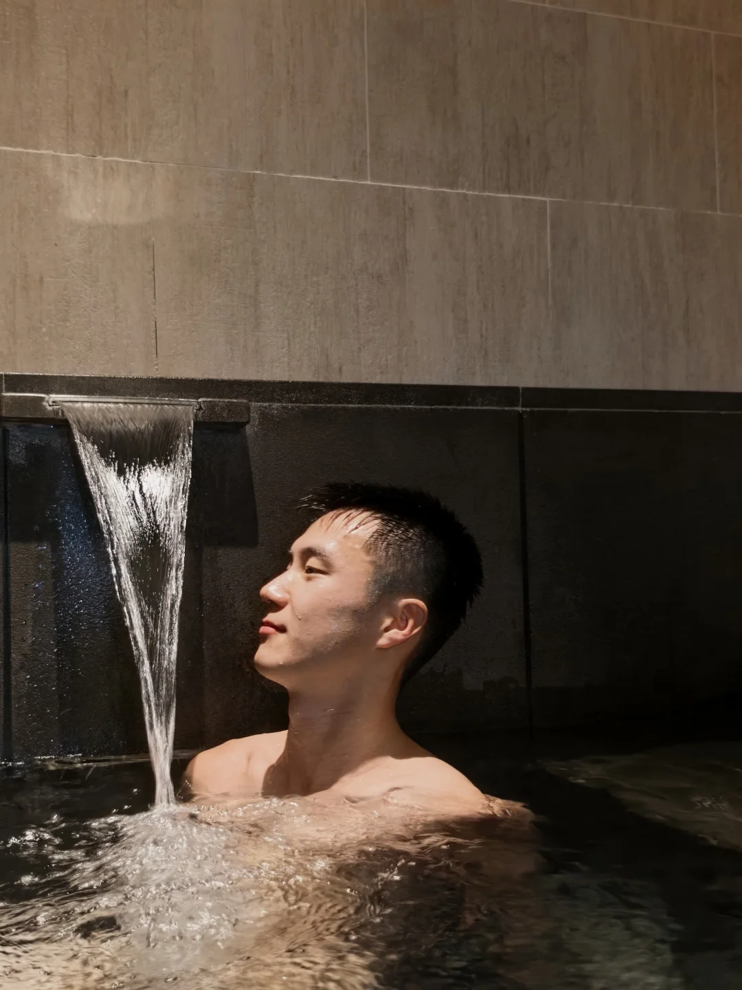 天冷啦 来泡天下第一富硒温泉♨